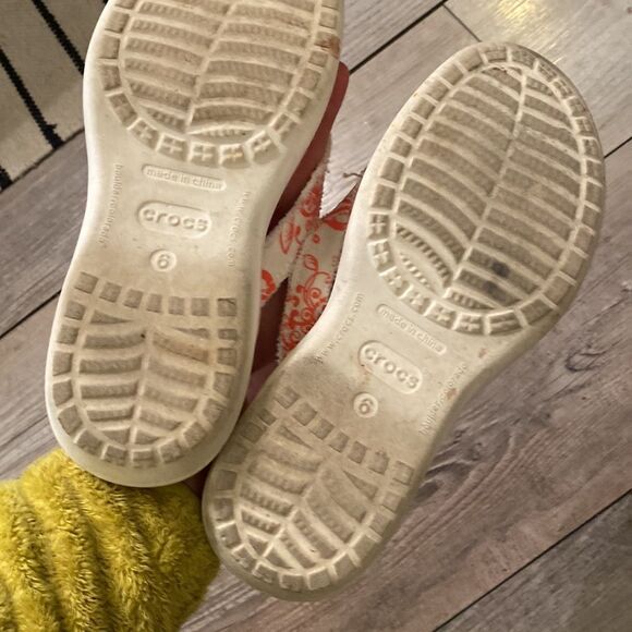 Crocs Size 10 Flip Flops Worn a Few Times - Picture 3 of 6